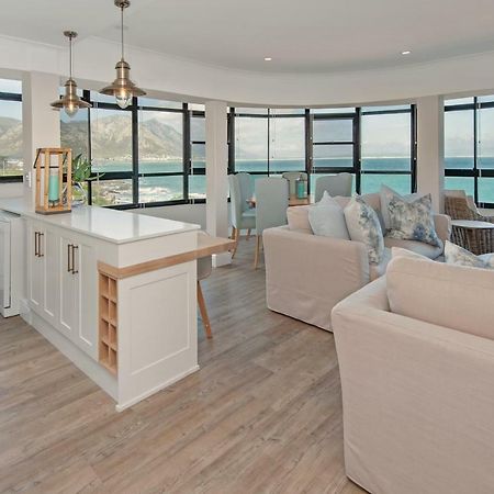 The Sun, Whales & Waves - Seafront Apartment Hermanus Exteriör bild