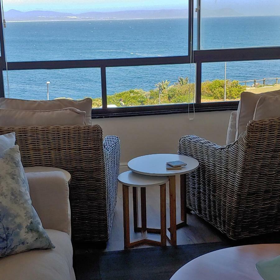 The Sun, Whales & Waves - Seafront Apartment Hermanus Exteriör bild