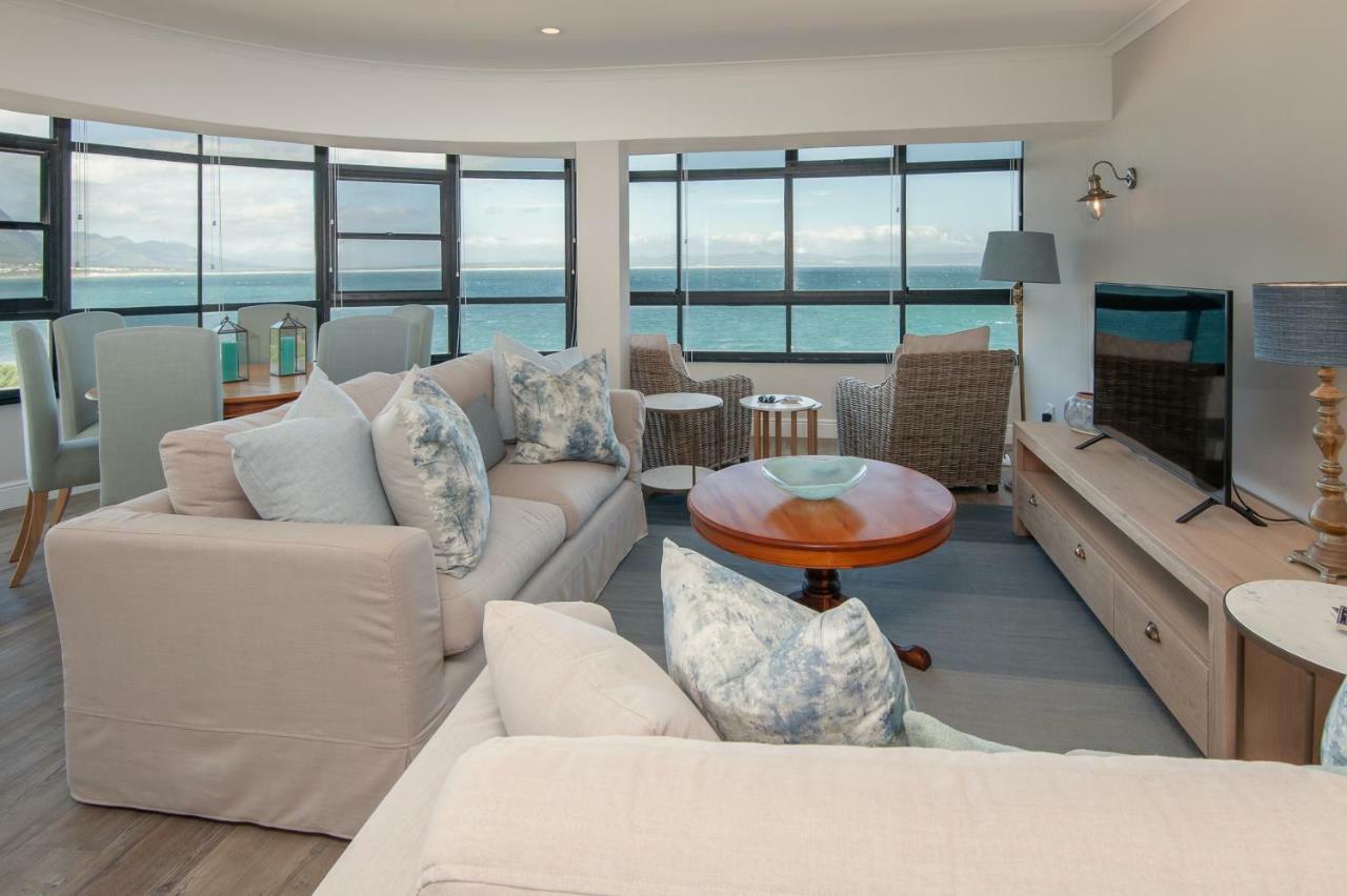 The Sun, Whales & Waves - Seafront Apartment Hermanus Exteriör bild
